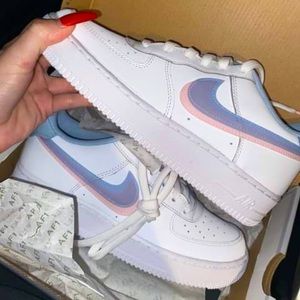 AIR FORCE 1’s DOUBLE SWOOSH SNEAKERS